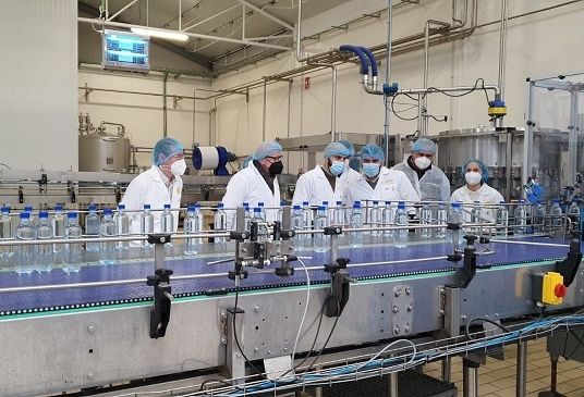 El paraje natural, Agua de Cantalar, recibe la visita de Antonio Luengo