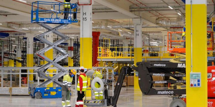 La internacional Amazon reconoce a la Región de Murcia como el eje logístico del sur de Europa