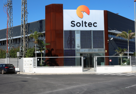 La secretaria de Estado de Energía visita la moliniense Soltec Power Holdings