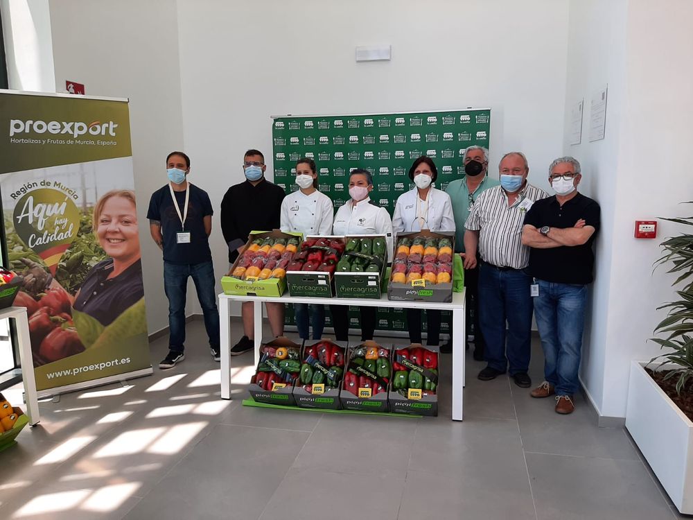 Semillas Fitó acerca a la restauración el proceso de cultivo de pimientos en la Región