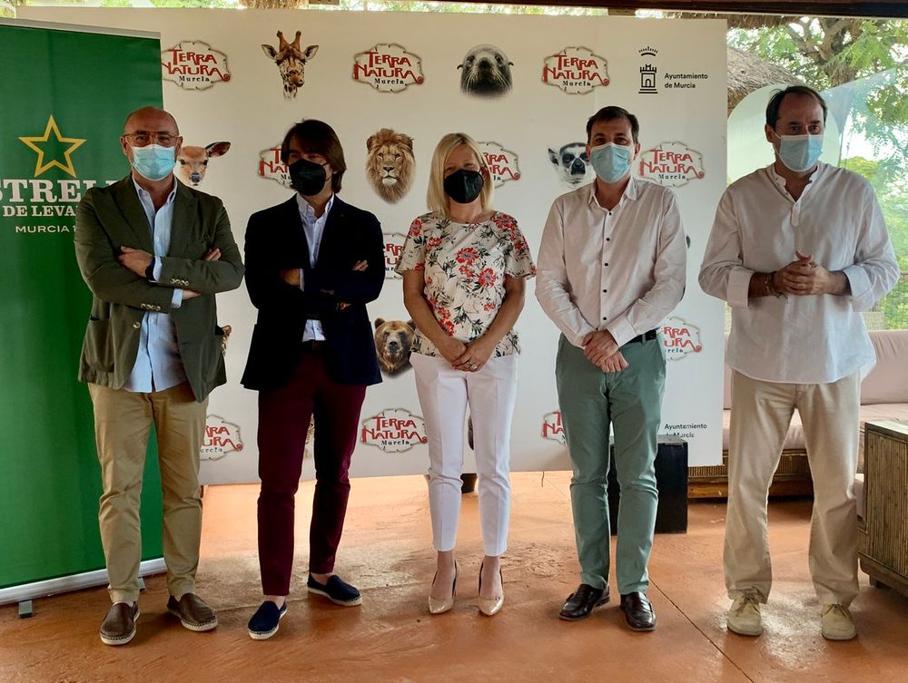 Terra Natura y Estrella Levante muestran su compromiso con los sanitarios en un evento lúdico