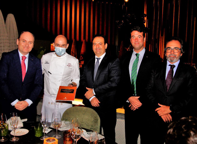MásTrigo y el Club Murcia Gourmet estrechan lazos de la mano del chef Nazario Cano de Odiseo