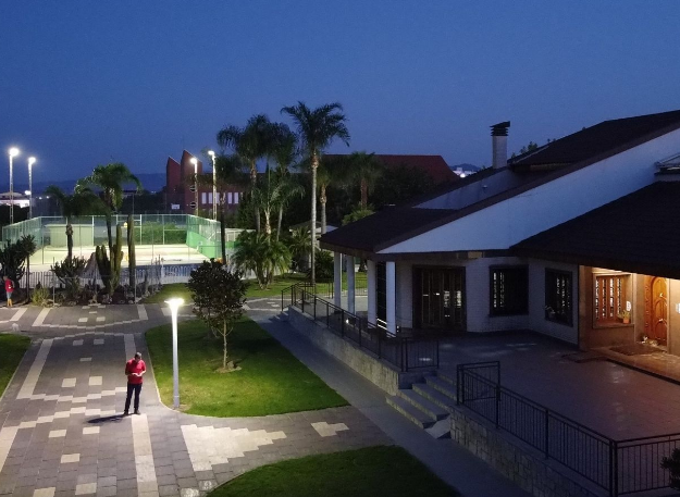 La compañía eléctrica Schréder dona luminarias LED a la Fundación ST3