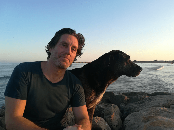 El escritor y traductor barcelonés Hugo Folk gana el 'IV Concurso de Relato Corto Periodista Pedro Soler'