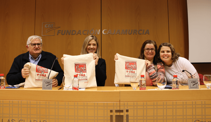 Astrade lanza la colección textil y de papelería edición limitada diseñada por personas TEA