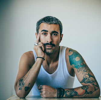 Rayden presenta mañana su primera novela, ‘El acercamiento de la mujer cactus y el hombre globo’, en el Aula de Cultura de la Fundación Cajamurcia