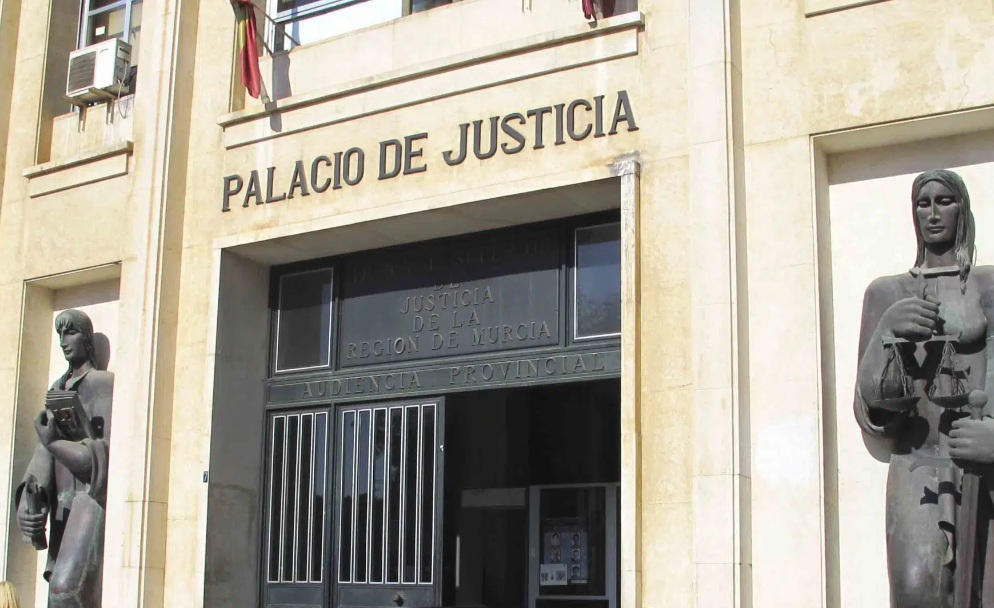 Abogados y procuradores ahogados por las huelgas de Justicia