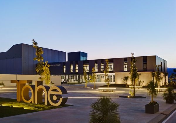 La murciana Tahe revoluciona el mercado de la cosmética para cabellos rizados