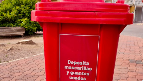 El Ayuntamiento de Bullas instala contenedores para mascarillas y guantes usados