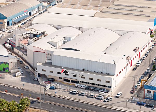 Se produce un incendio en las instalaciones de la fábrica molinense Golosinas Jake