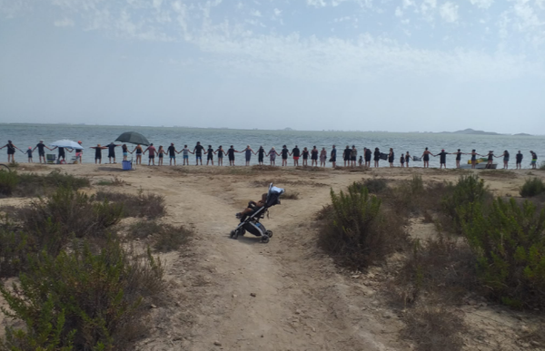Los vecinos de Bahía Bella reclaman soluciones ante la previsión de lluvias torrenciales este otoño