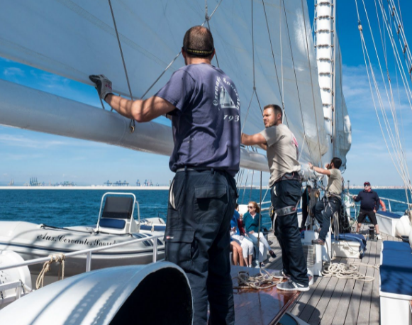 Aprender las competencias profesionales de un sector laboral al alza: el sector marítimo despunta