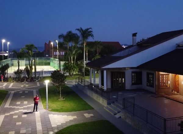 La compañía eléctrica Schréder dona luminarias LED a la Fundación ST3