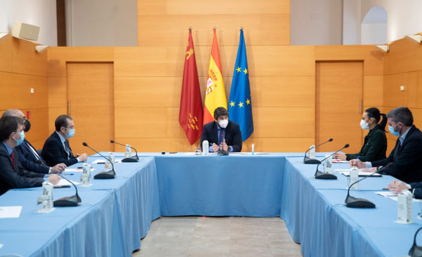 AGRUPAL traslada su preocupación a López Miras por la Ley del plástico