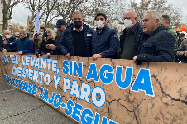 López Miras respalda las exigencias del sector primario  olvidado por el Gobierno de España