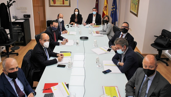 La CARM prepara medidas para los empresarios de la Región afectados por la crisis de Ucrania