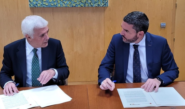 La CARM y Agroseguro firman el nuevo modelo de seguro agrario que beneficiará a 5.358 agricultores