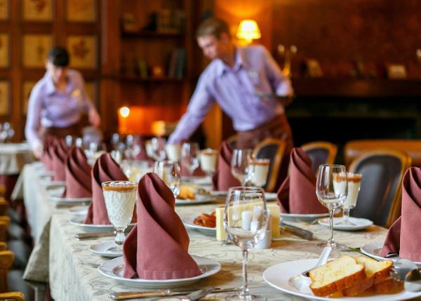 Auge de las ofertas de empleo en la Hostelería: Adecco busca más de 700 perfiles en toda España