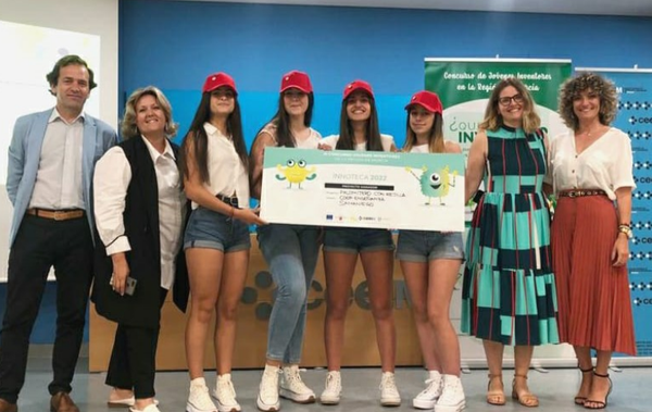 Premio a la mejor invención #INNOTECA22 para los estudiantes del 4º ESO del CES Samaniego
