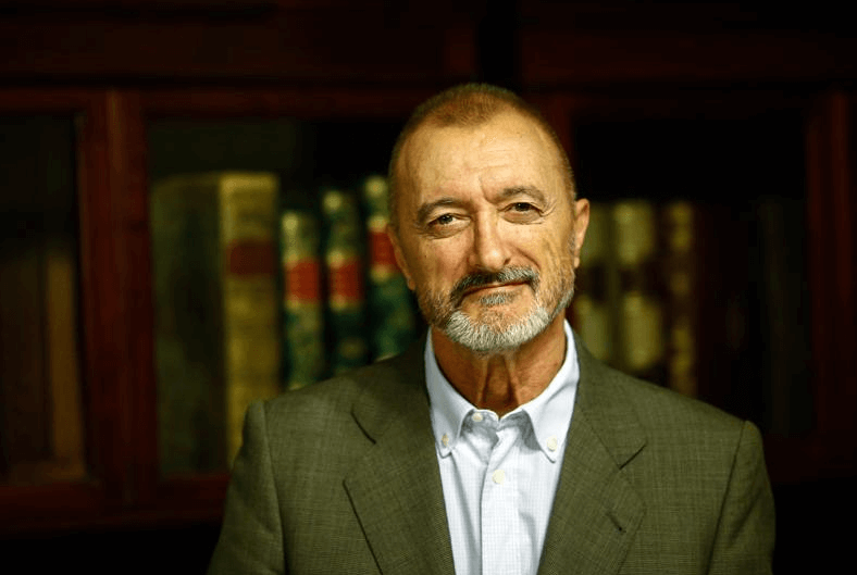 Arturo Pérez-Reverte protagoniza
el encuentro ‘Vida y literatura’