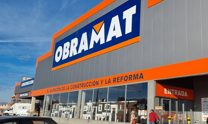 OBRAMAT ya luce su nuevo nombre en la Región de Murcia