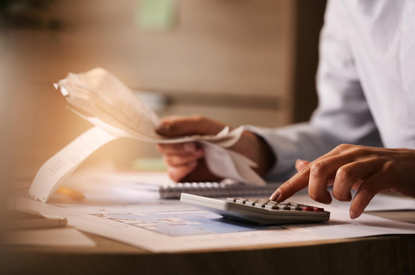 Consejos que te ayudarán a ahorrar en tu Declaración de la Renta 2024